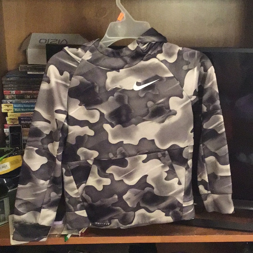 Nike camouflage dry fit kids….